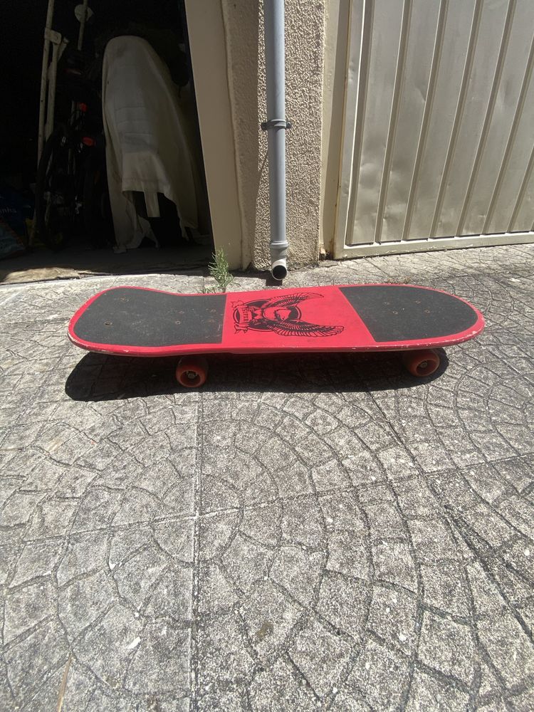 Skate Vermelho Usado
