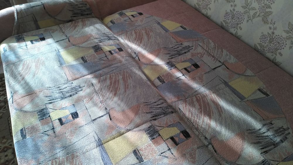 Диван раскладной, состояние  нового,  антикоготь, корпус-сосна