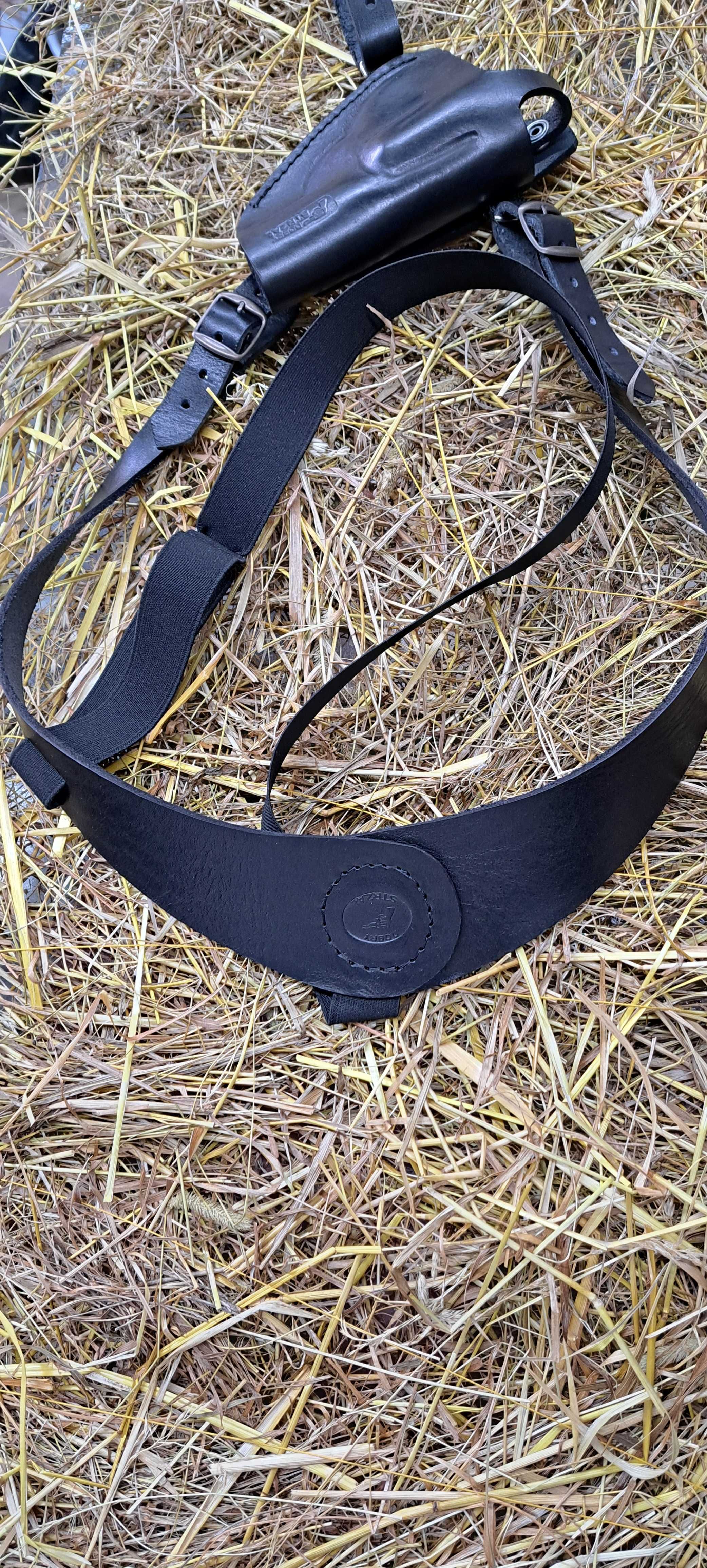 Kabura na rewolwer 2,5 cala z szelkami odpinanymi