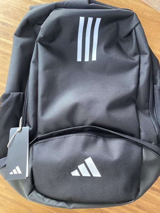 czarny plecak adidas