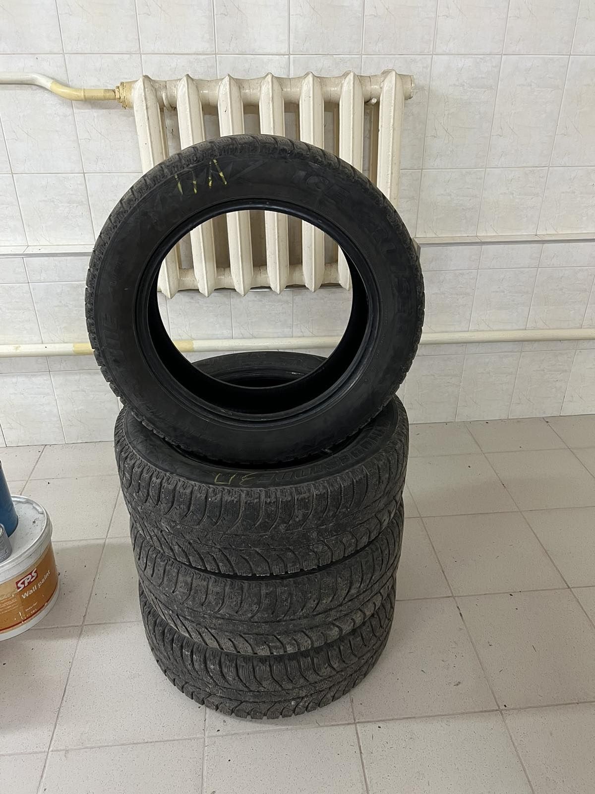 Шини зимові 185/60 R15