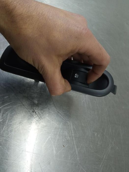 Comando / botão / interruptor vidros trás esquerdo RENAULT Scénic II (