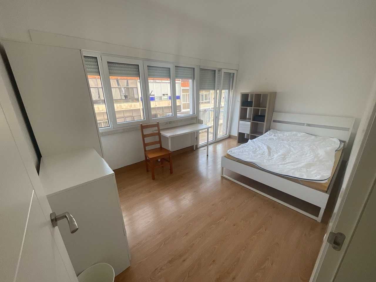 Quartos para Estudantes Universitários (M/F)