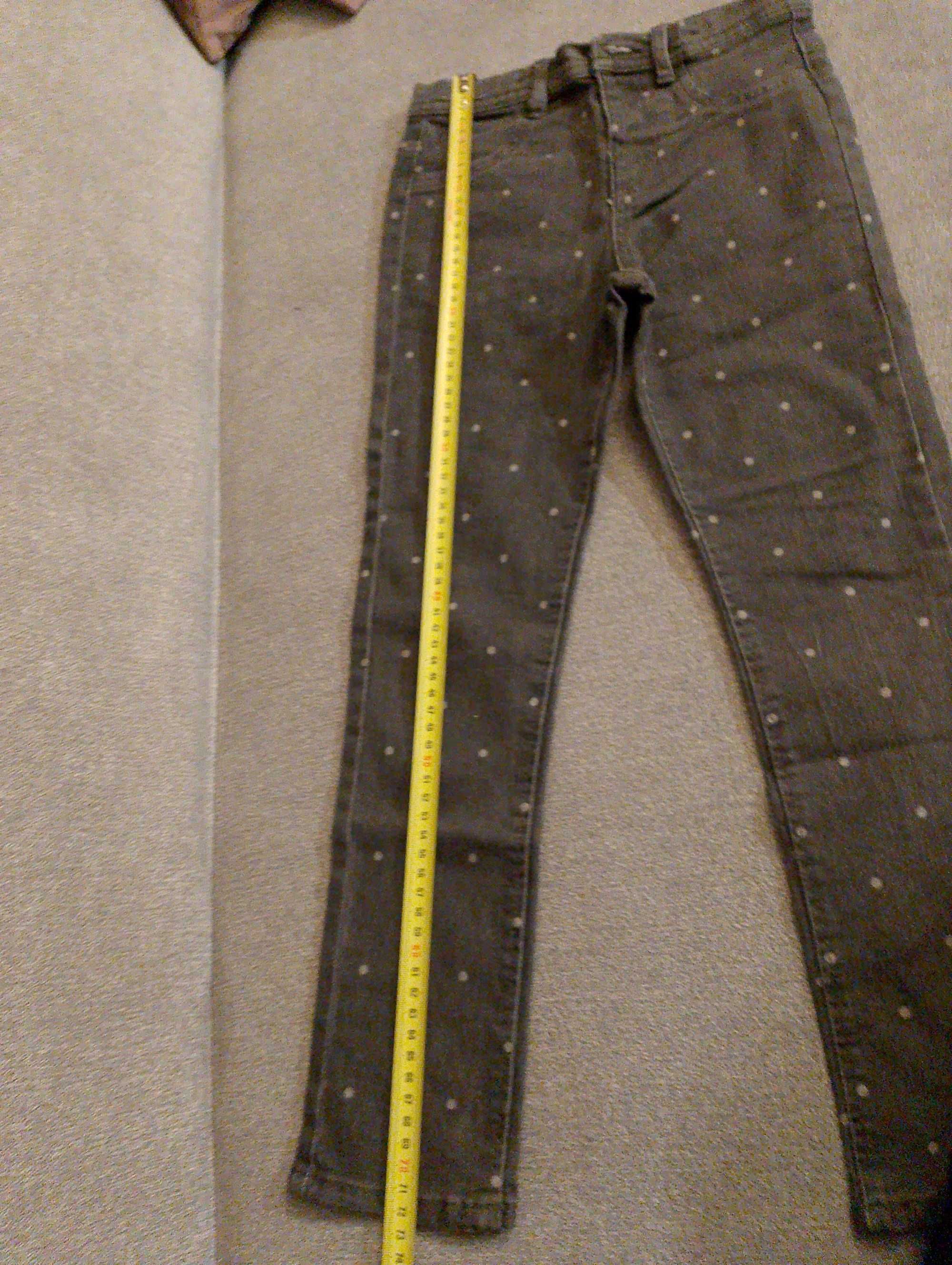 Spodnie dżinsowe czarne w kropki roz 128
