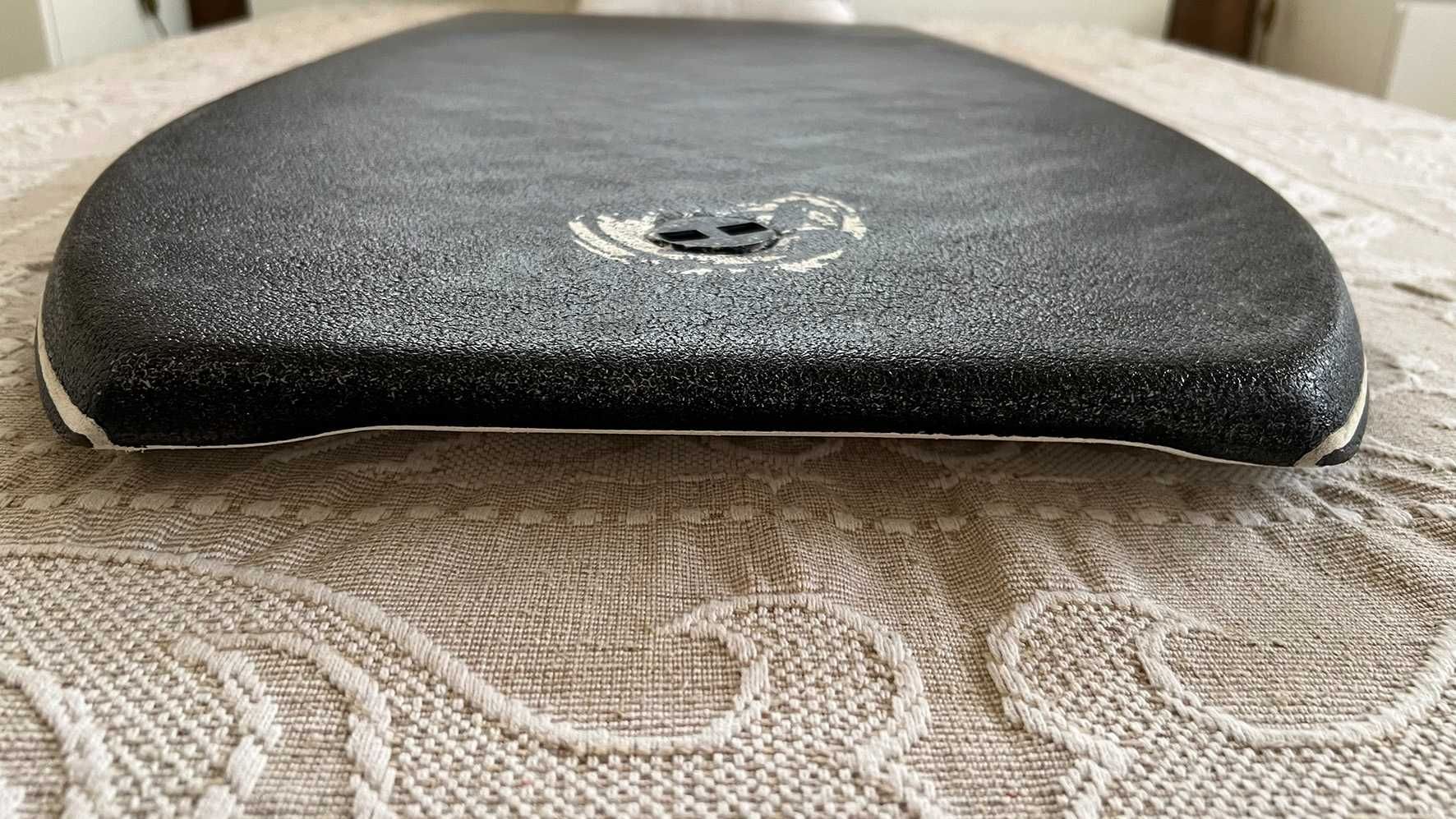 Prancha de Bodyboard Deeply D2 PP 40.5 Bat Tail Preta e Branca