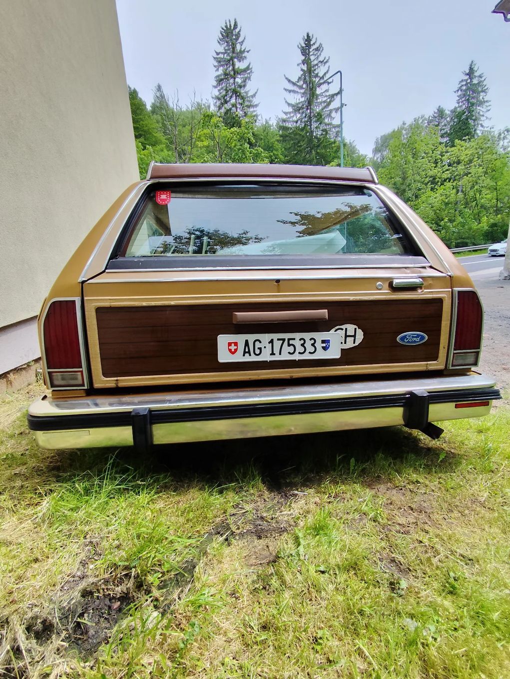 Ford  Ford Country squire 5,8 1978