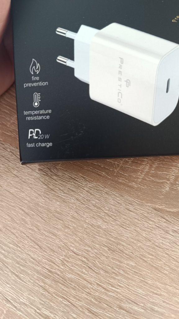 Ładowarka sieciowa USB Typ C USB-C PD Power Delivery QC 3A 20W biała