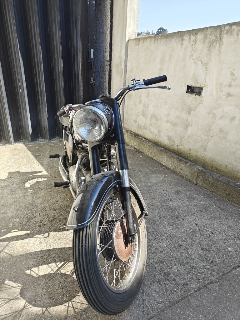 BSA de 1962 com 500CC para Vender