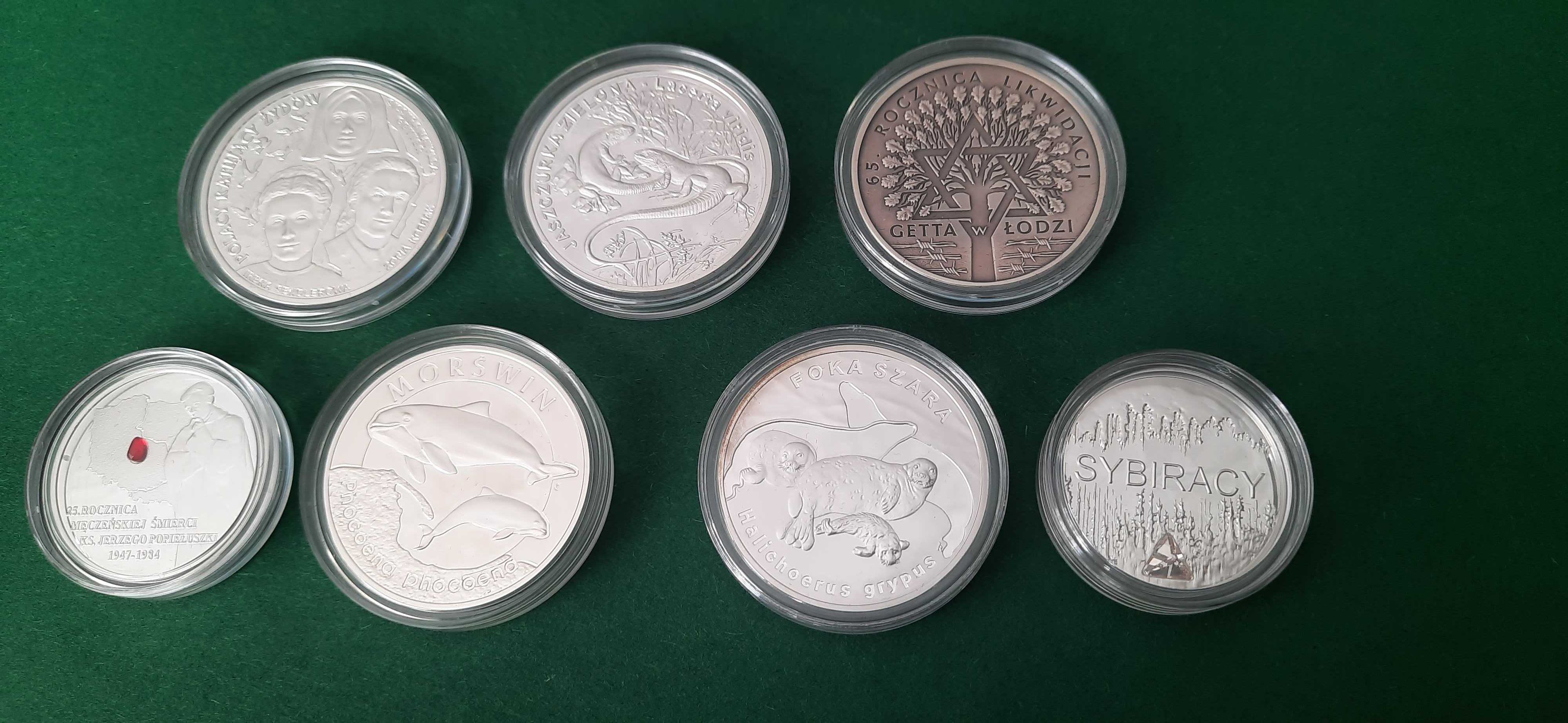 Ponad 450 gramów srebra próby 925, 18 monet 10zł i 7 monet 20zł.