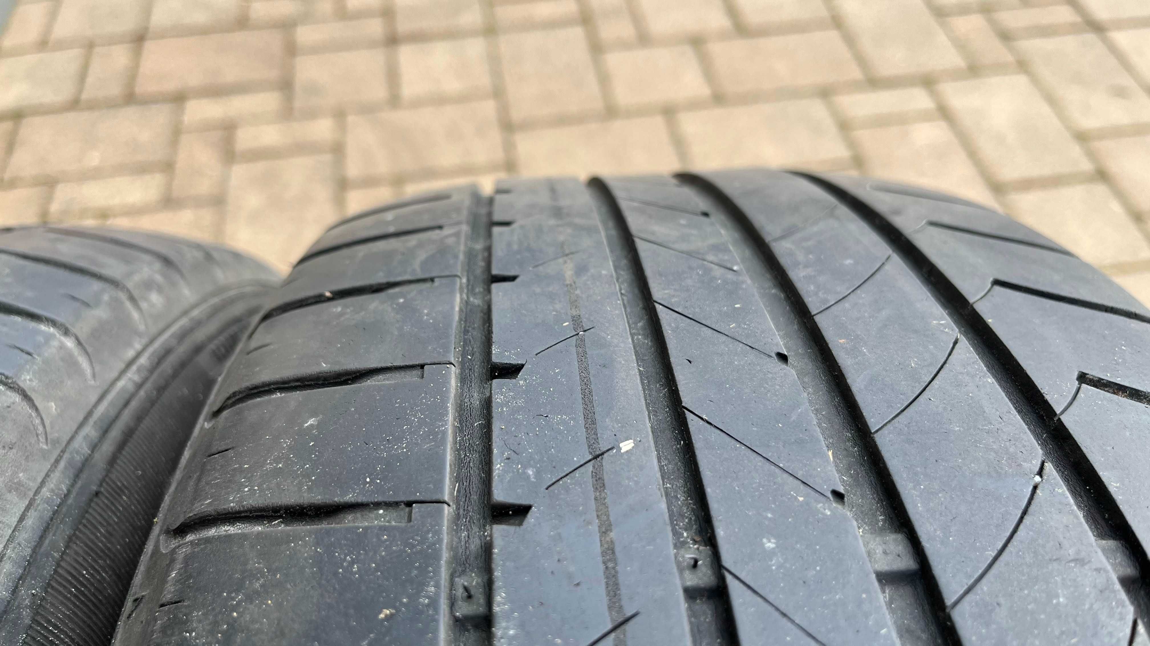 Komplet 4 opon Goodyear EfficientGrip 215/55R17