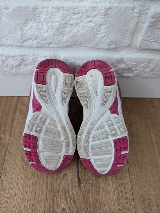 Adidaski dla dziewczynki r.24 firmy Martes kolor fuksjowy z limonką