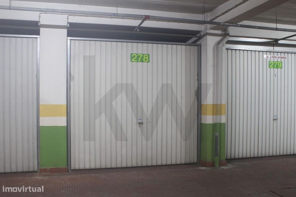 Garagem para arrendamento – Rua Garcia de Orta, nº 3, Almada