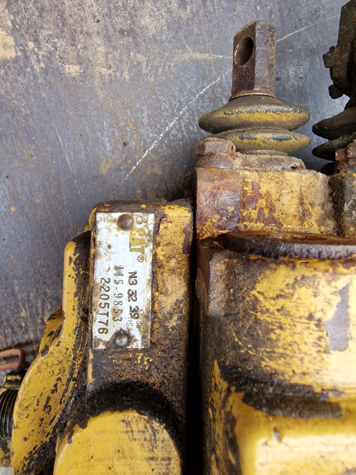 Cat 428B rozdzielacz hydrauliczny
