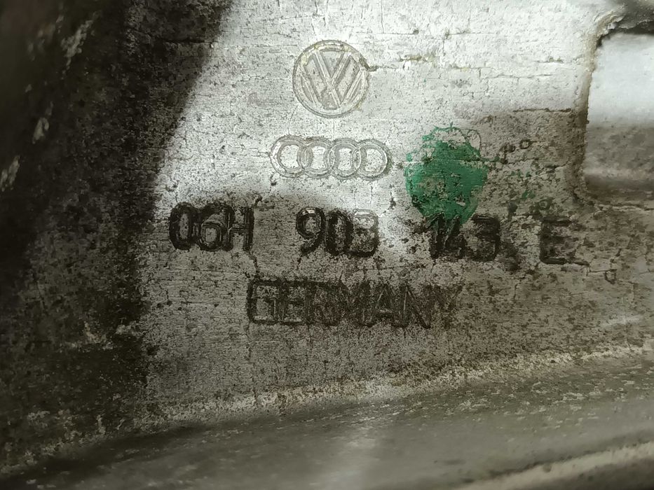 Podstawa filtra oleju łapa obudowa AUDI A4 B8 A5 Q5 1.8 2.0 TFSI
