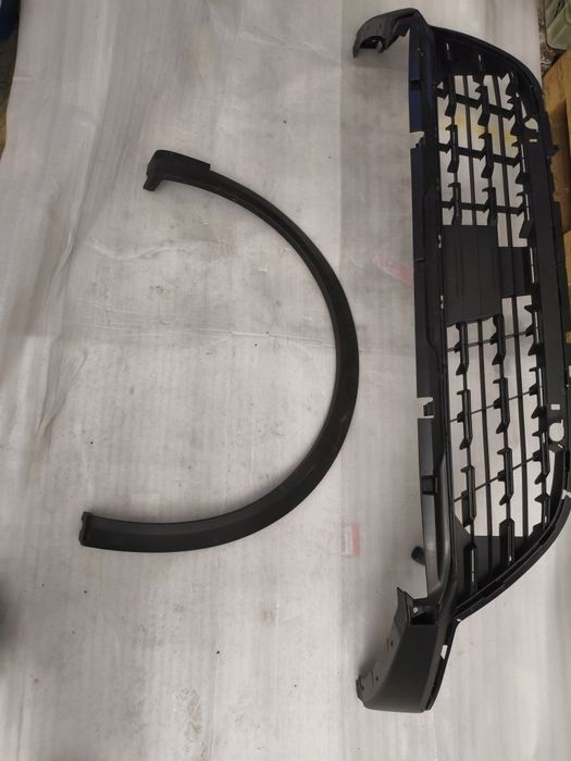 Zerzak dolny nakładka błotnika prawa Renault Captur II