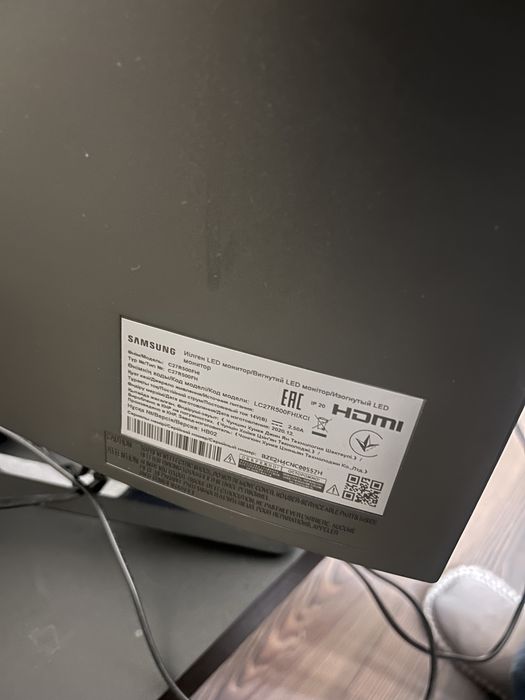 Монітор Samsung C27R500  в хорошому стані