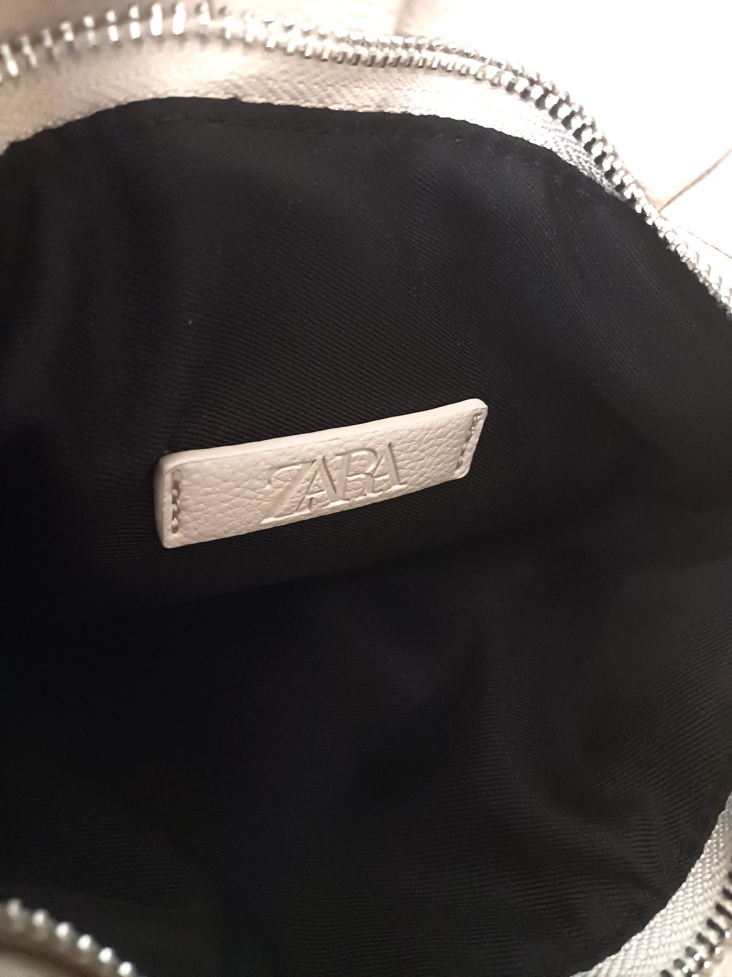 ZARA torebka na ramię jasna kremowa A5 B5 typu worek do ręki shopper