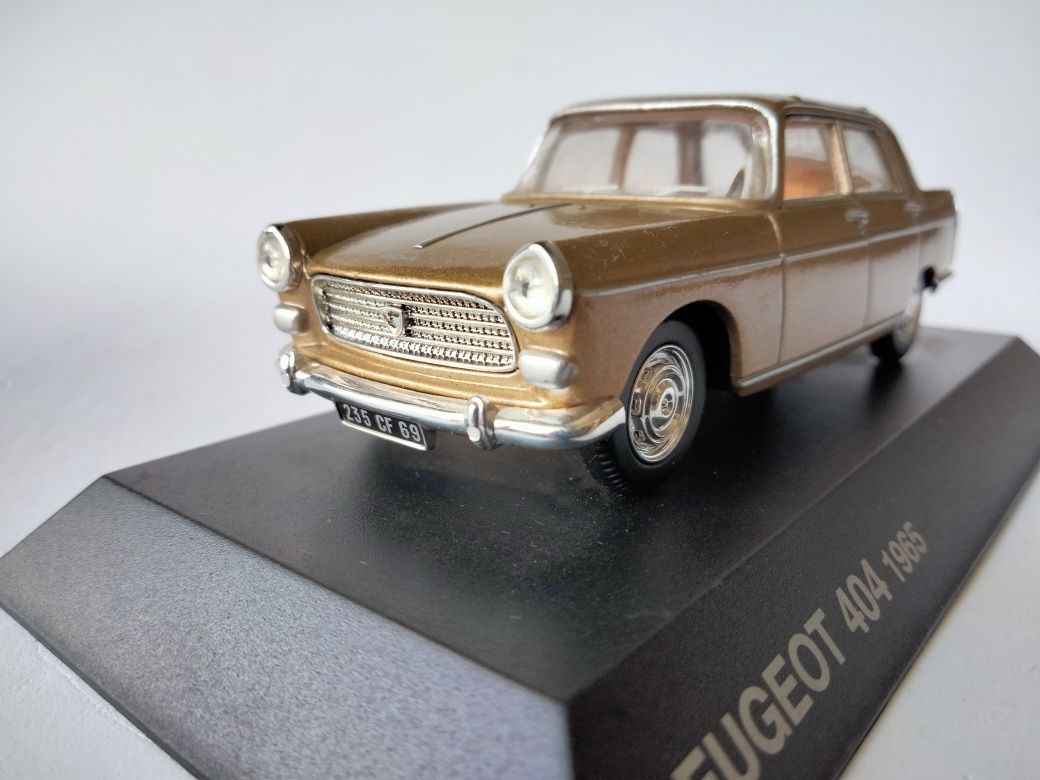 1/43 Peugeot 404 Berline (1965)