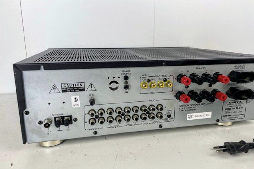 Amplificador / Receiver Onkyo TX-840