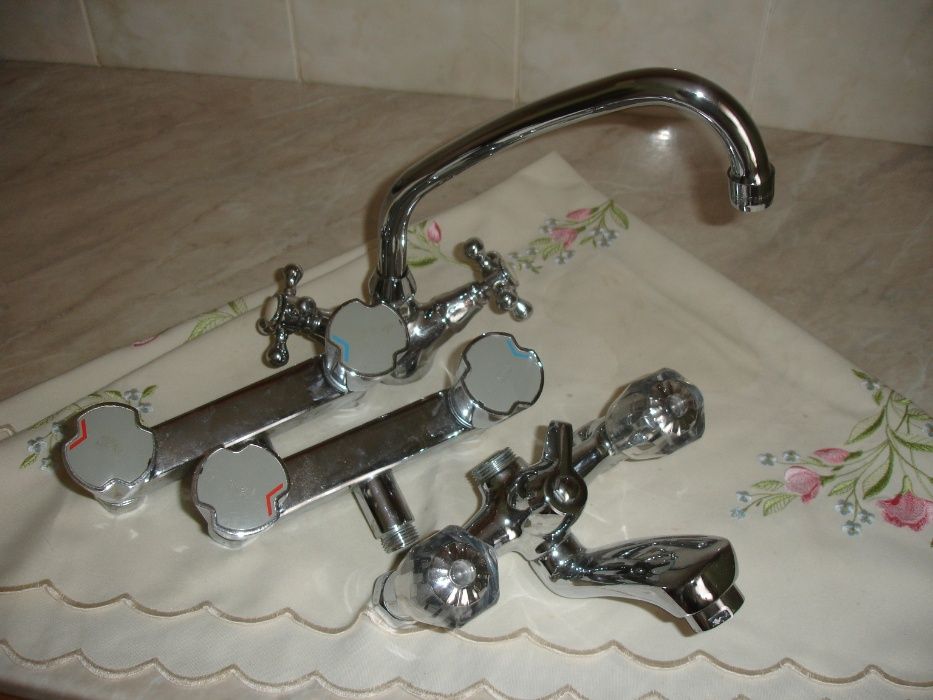 Cмесители GROHE в душевую кабину, кухню.