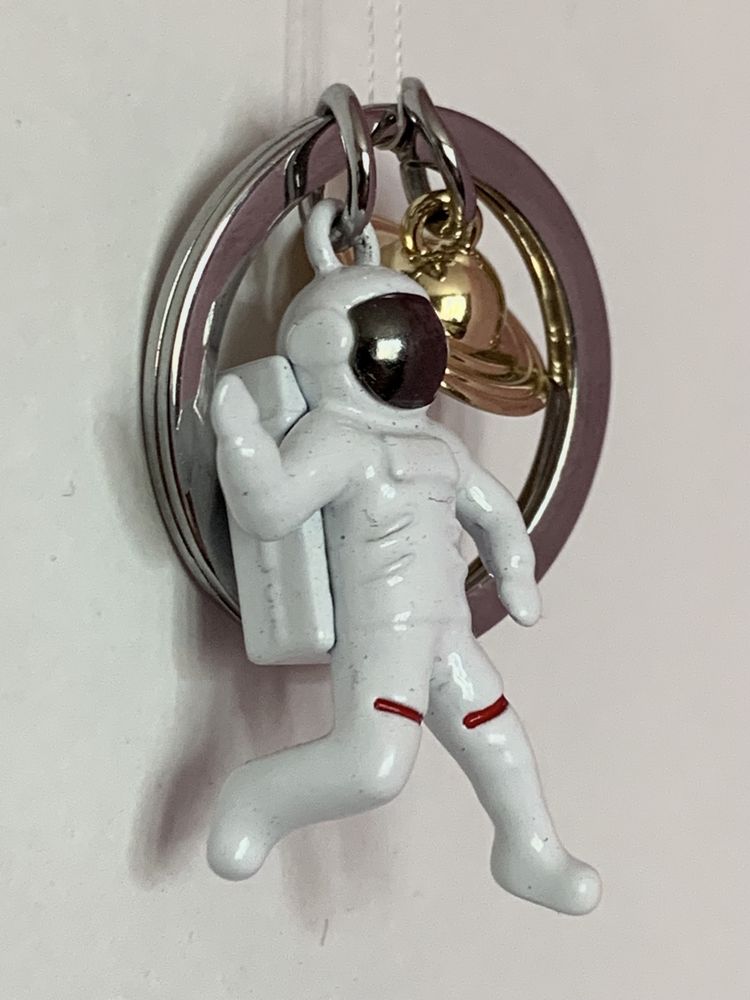 Металевий 3D брелок Астронавт METAMORPHOSE Astronaut космонавт