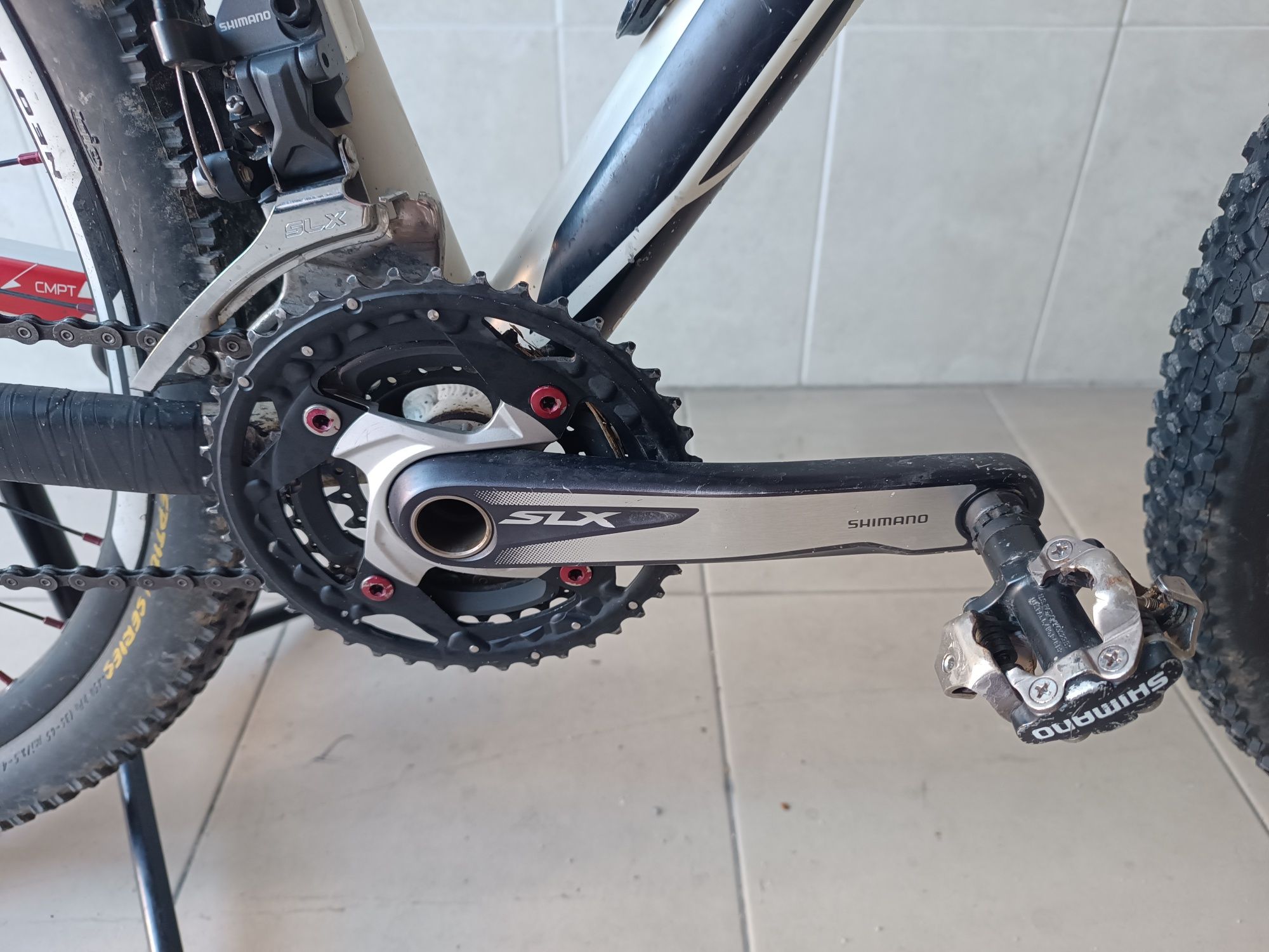 Bicicleta BTT Cube roda 29