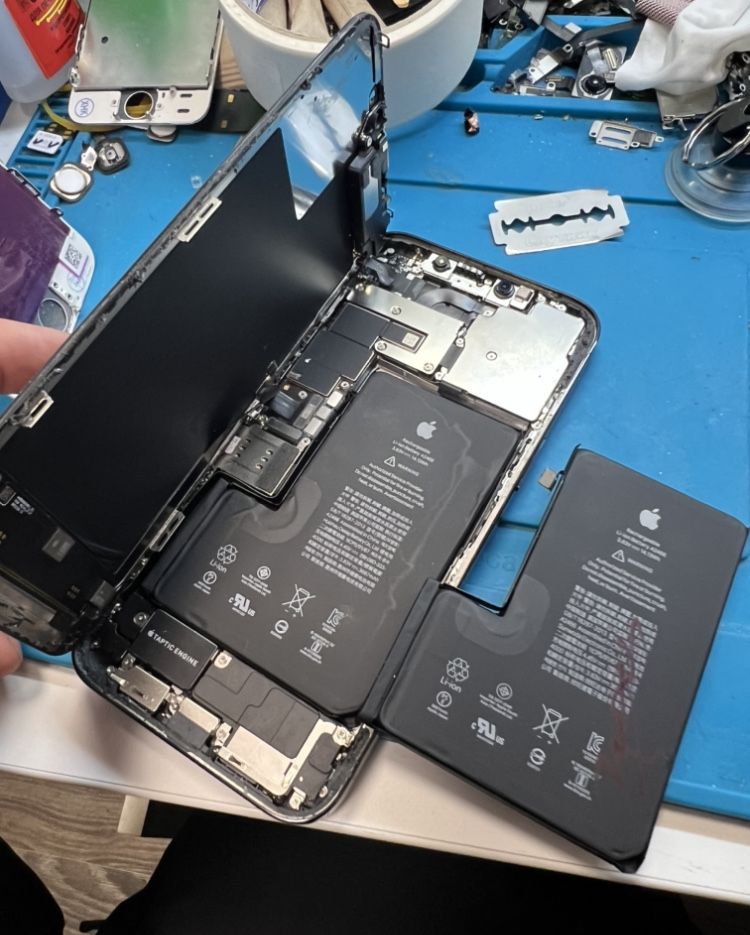 Продам батарею акб оригинал Apple iPhone 12 Pro Max снятая с донора