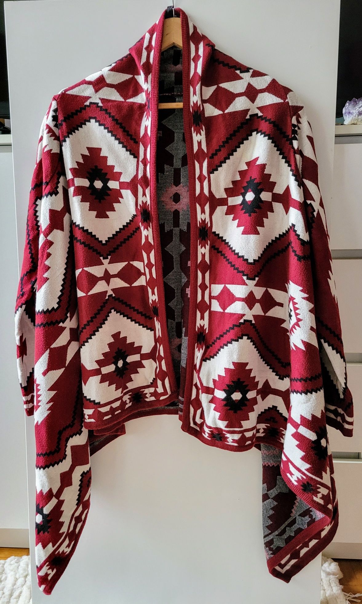 Sweter/Ponczo w azteckie wzory – H&M