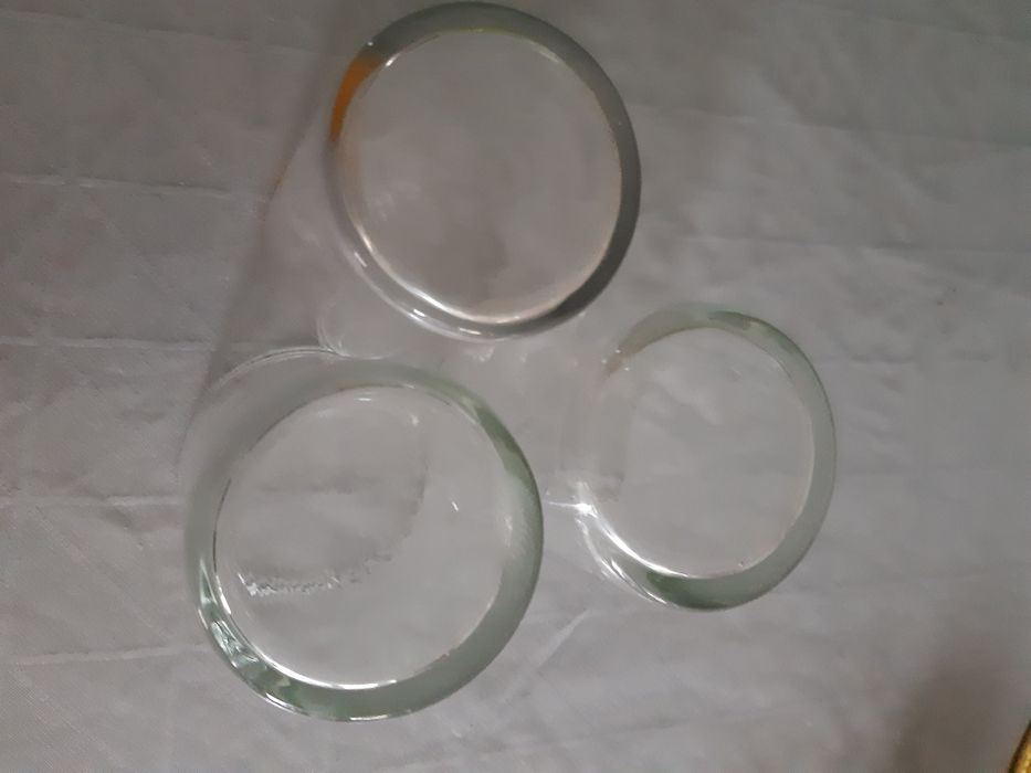 Szklanki z uchtwytami plast. Czasy PRL. 3 szt.