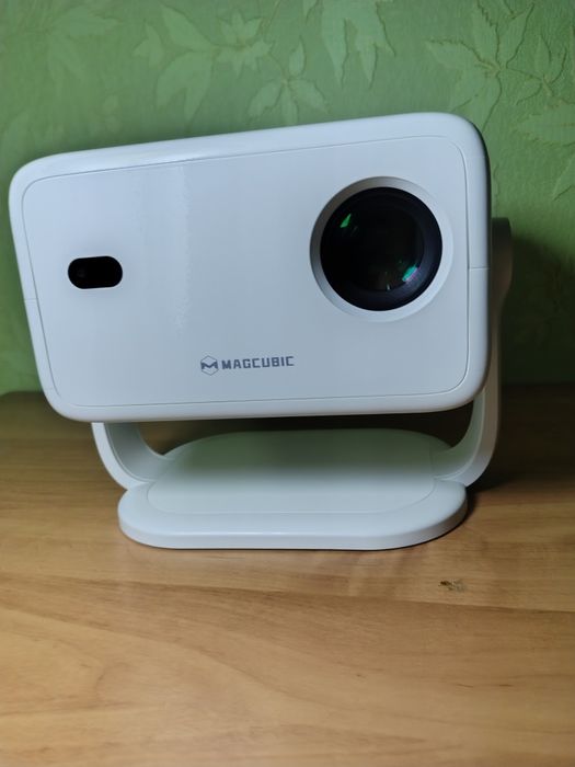 Смарт-проектор Magcubic L018.