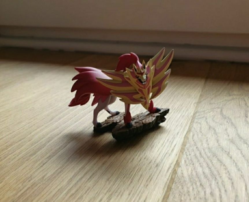 Pokemon TCG Zamazenta Crown Zenith Figurka Zacian