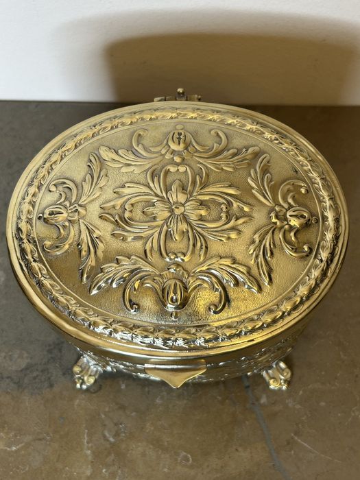 caixa de chá latao.antiga