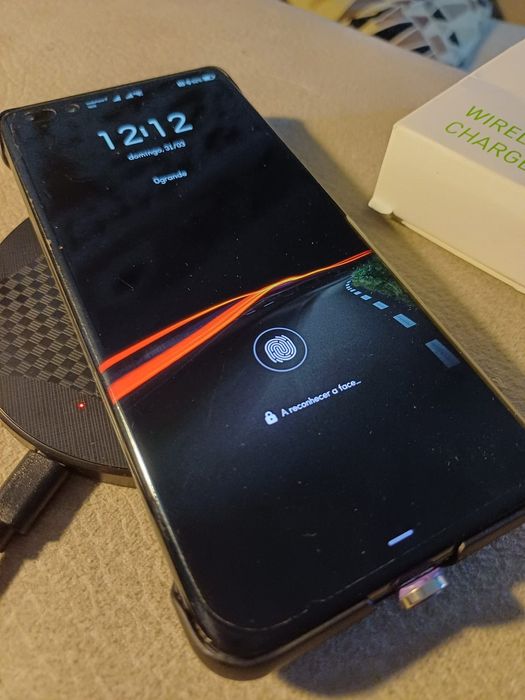 Carregador magnético sem fios para telemóvel