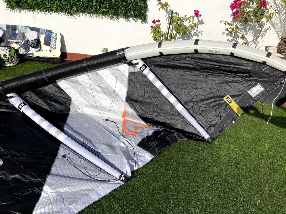 pack kitesurf: 2 asas Core XR7 impecáveis + 1 Core Free médio estado