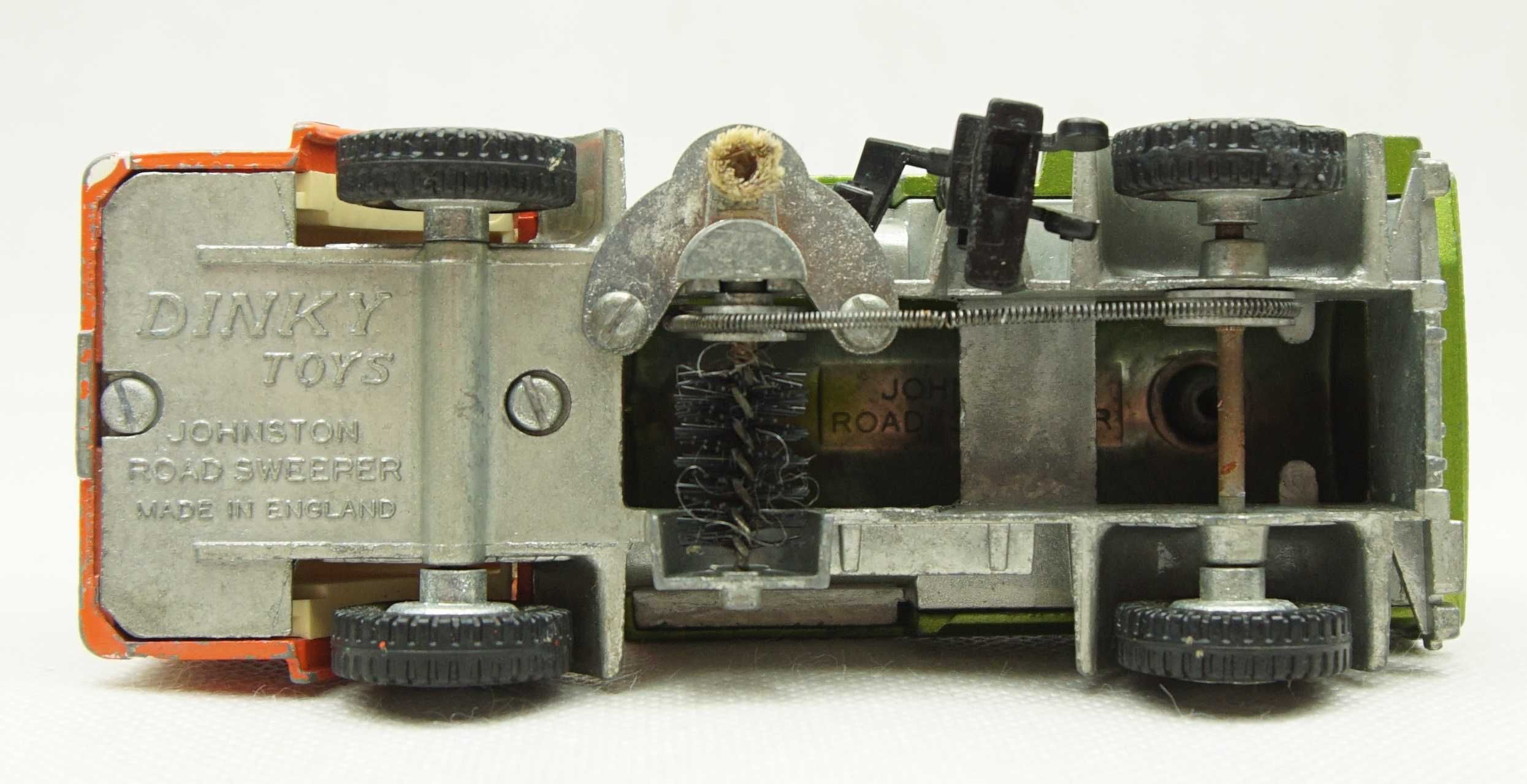 DINKY TOYS Johnston Road Sweeper