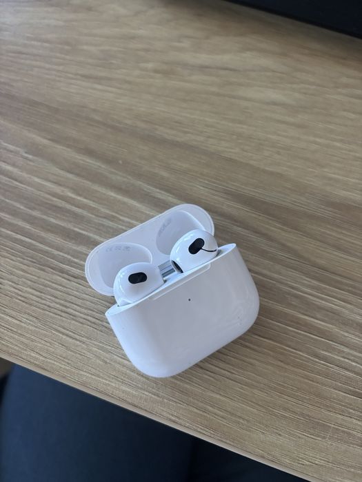 Навушники Apple AirPods 3