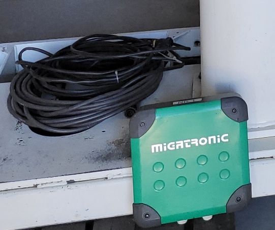 Robot spawalniczy Fanuc ARC Mate 100iC, Migatronic SIGMA 400