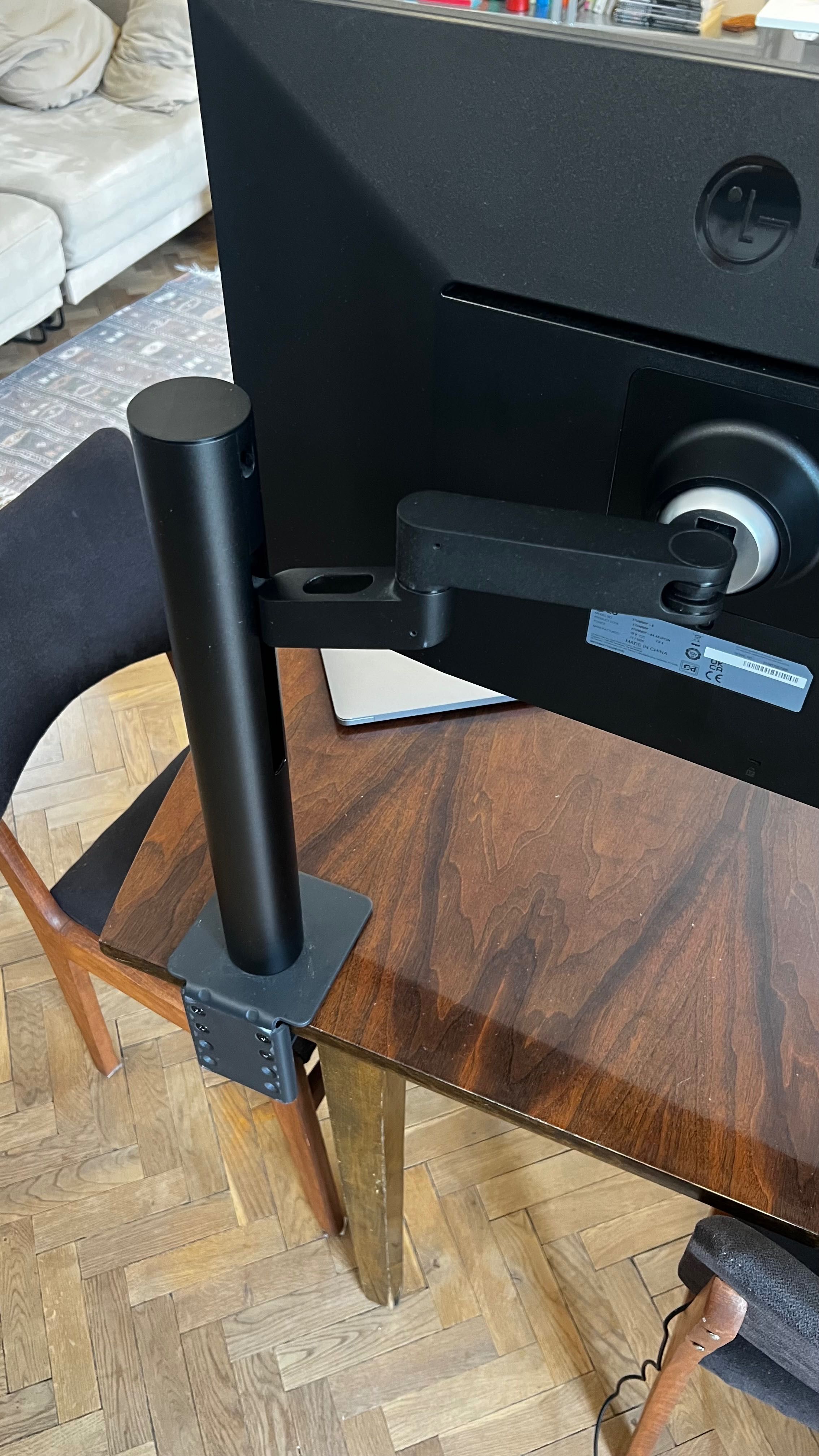 Monitor LG UltraFine Ergo 27UN880P-B 27” 4K IPS HDR – z pudełkiem