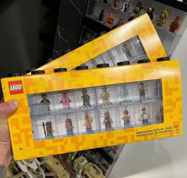 Dwie gablotki Lego dla Pana krzysztofa