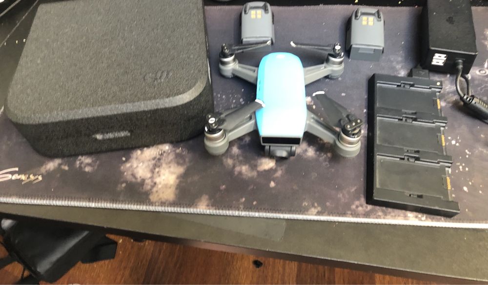 Dron dji spark combo