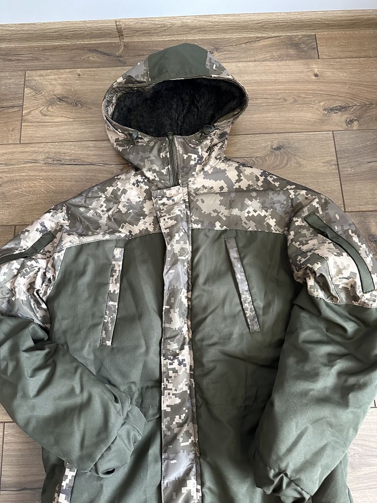 Зимовий бушлат (військова куртка)
