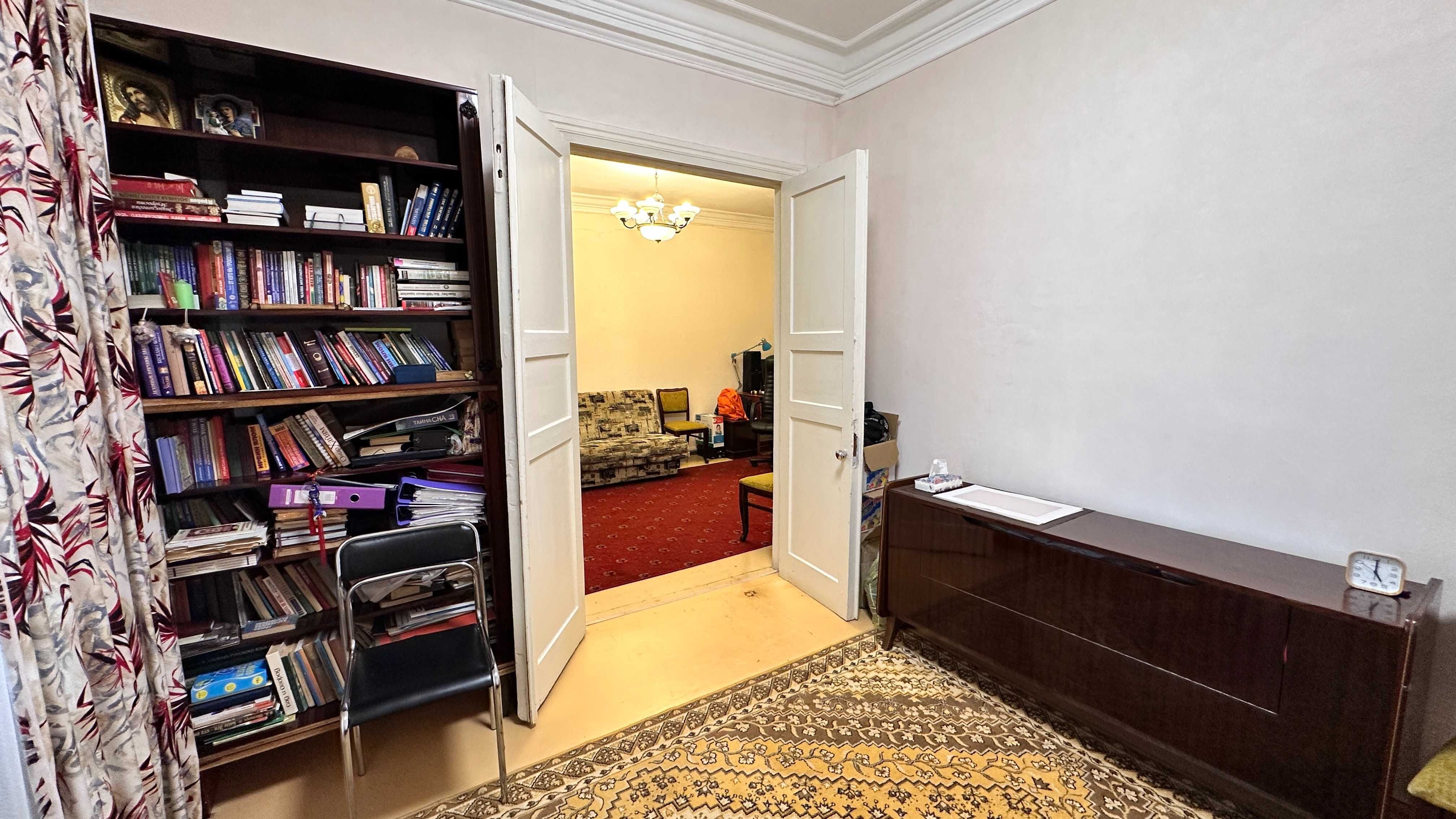 продам 3 комнатную квартиру сталинку 5/5 на Нигояна 23 г.Днепр