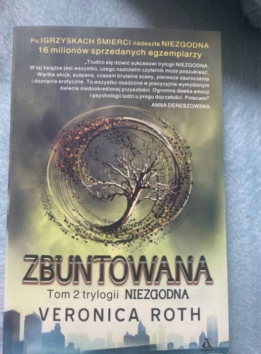 Książka Veronica Roth Zbuntowana