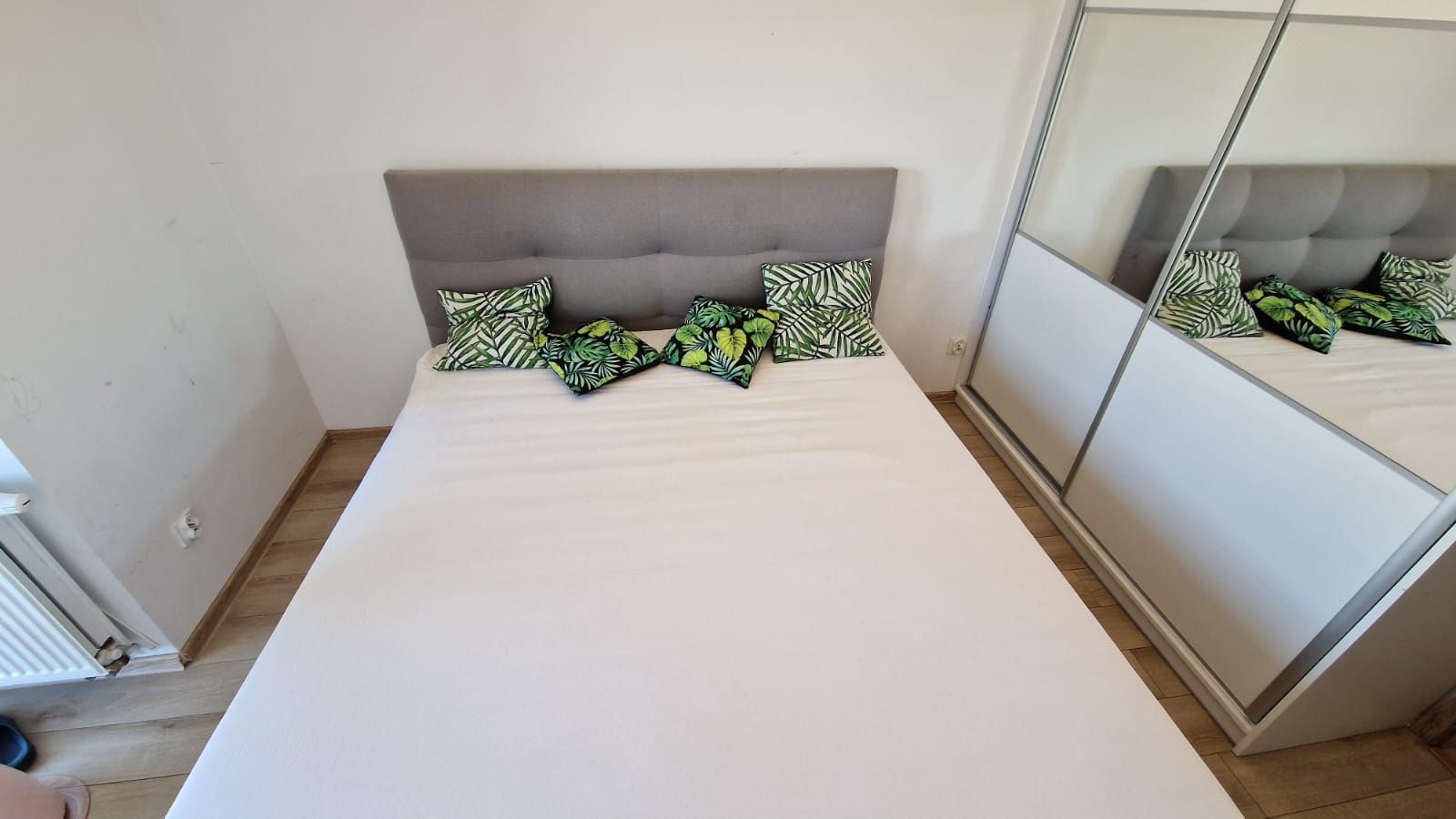 Łóżko tapicerowane Mk foam z materacem + gratis