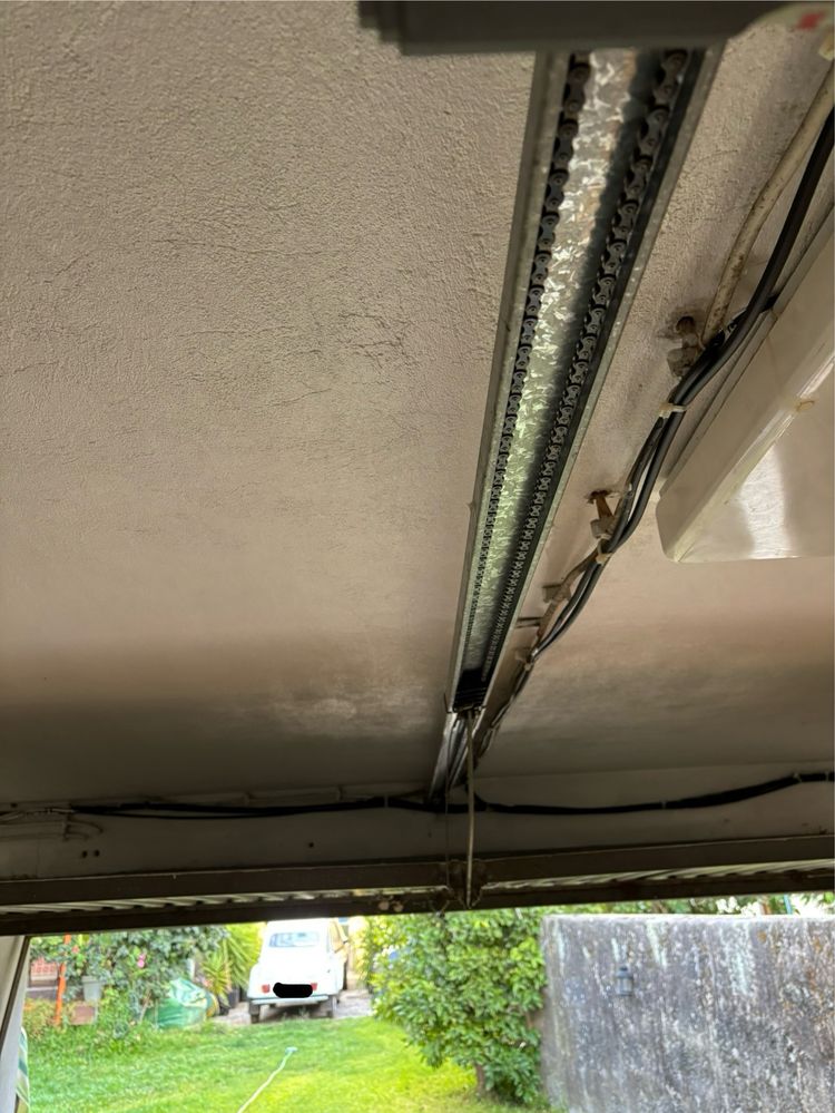 Portão de Garagem Basculante com Motor Automático BFT