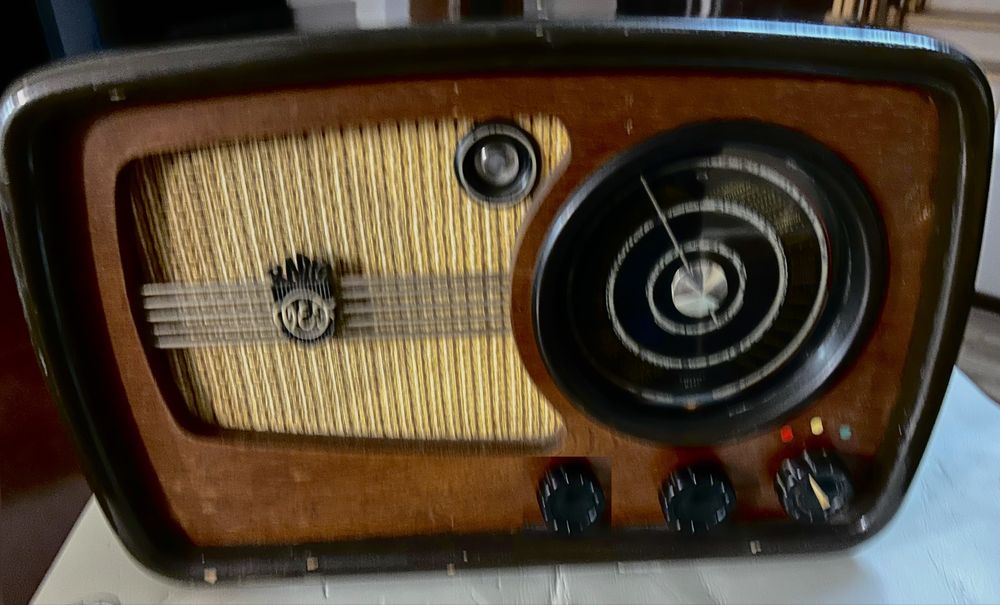 Радиоприемник ВЭФСУПЕР М557/1945 год.