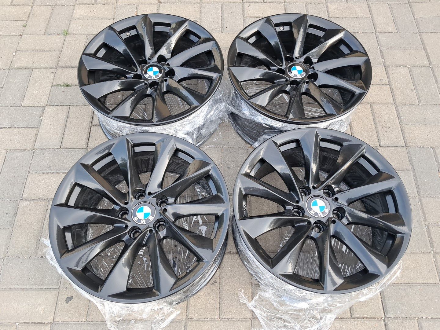 Alufelgi BMW F30 F25 F20 E90 E83 E87 E84 X1 X3 Czarne