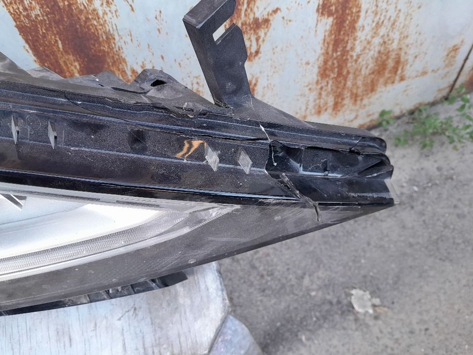 Оригінальна права фара Ниссан Мурано Z52 .