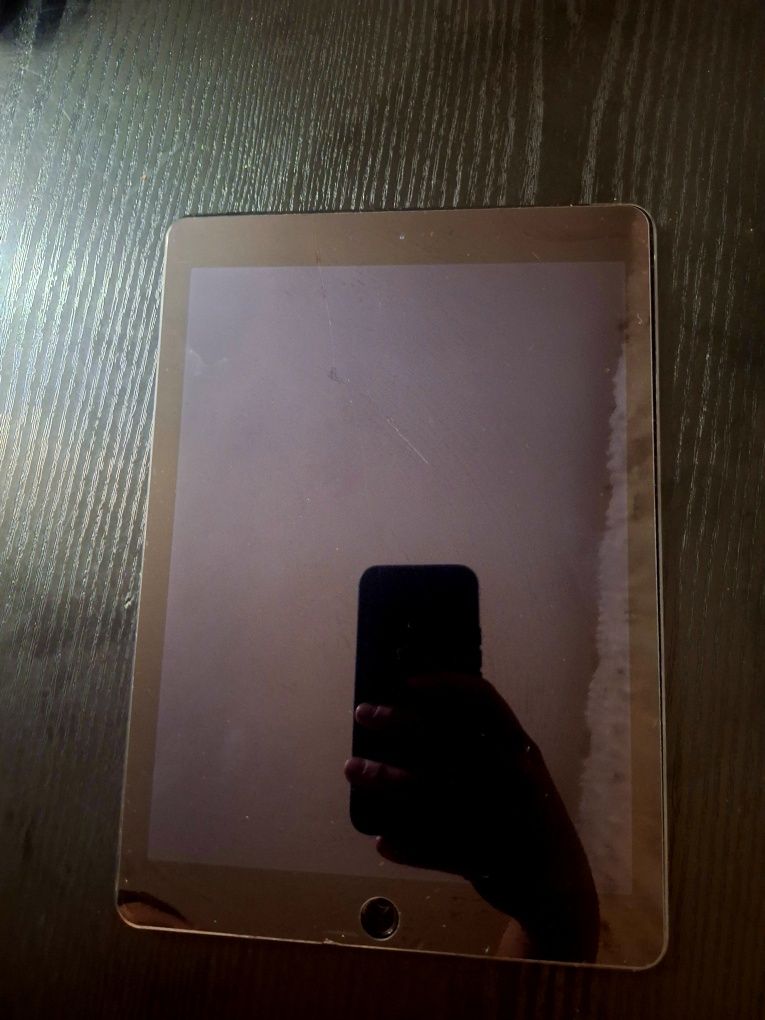 Продам ipad air 2 64g
