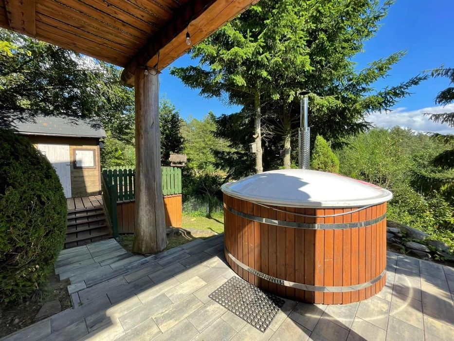 Domek Góralski Zuzia z jakuzzi/balią na Kaszubach nad jeziorem Deka